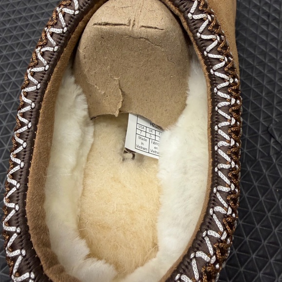 UGG - Chestnut Tasman Slippers - Picture 6 of 8